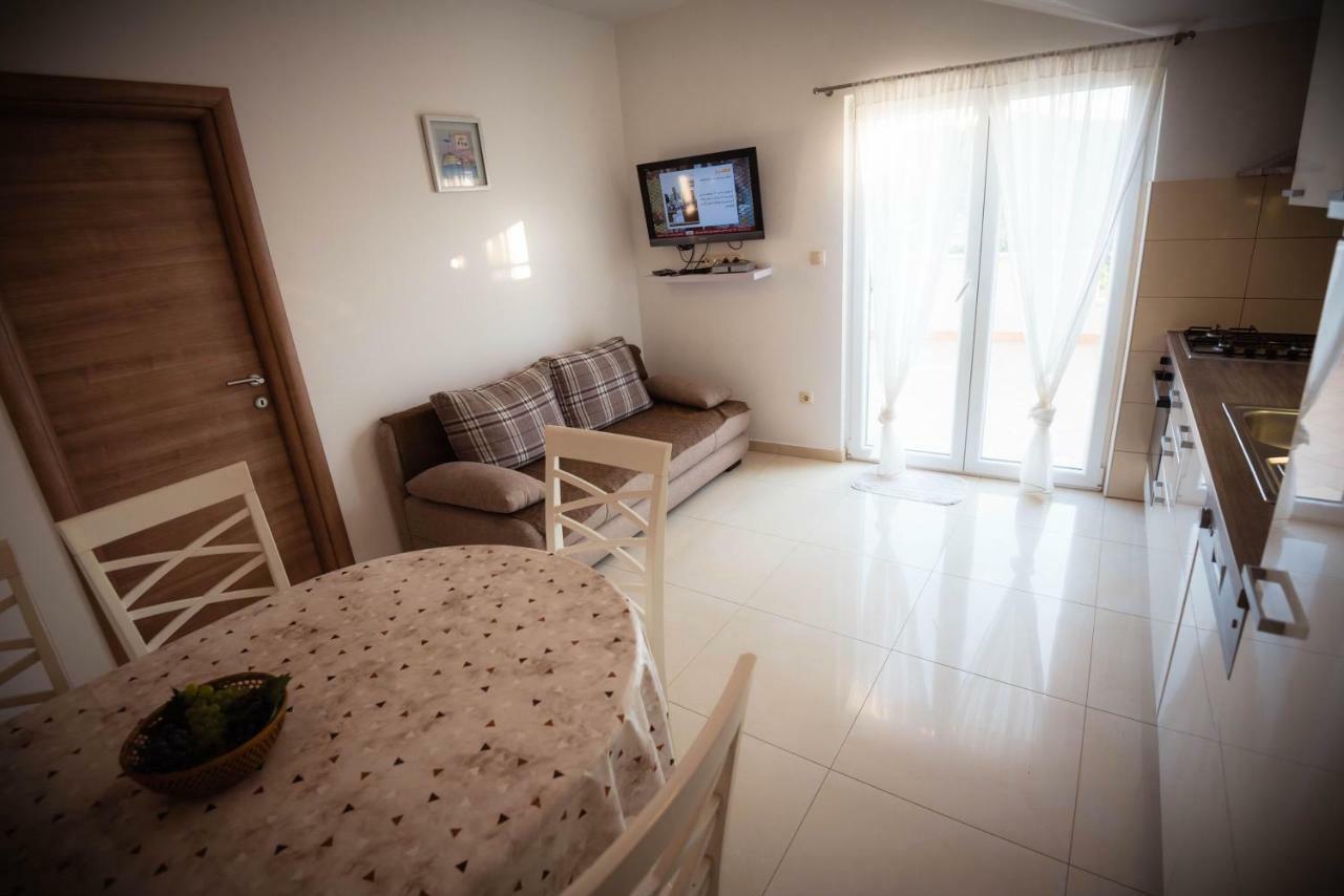 Apartmani Bare I Danica Grebaštica Exterior foto